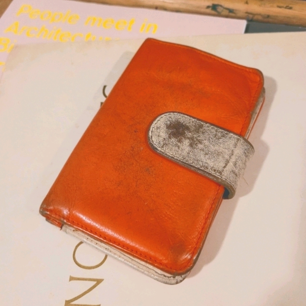 VTG Lloyd Baker London leather orange cream wallet
